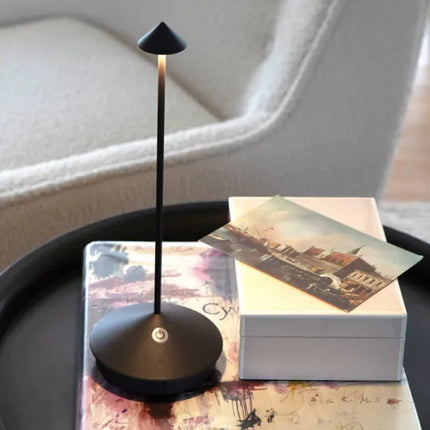 ZenLume LED Lamp | Draadloze Waterdichte Tafellamp | Dimfunctie & Touchbediening | Minimalistisch Design voor Binnen & Buiten | Sfeerverlichting met Lange Batterijduur | Elegante Verlichting voor Elke Ruimte