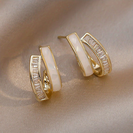 Zirconia Oorbellen | Elegante en Tijdloze Koreaanse Stijl | Subtiele Studs Verfijnde Hoops Opvallende Hangers | Comfortabel Lichtgewicht | Geschikt voor Dagelijks en Speciale Gelegenheden | Duurzaam Verfijnd Accessoire