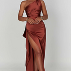 Eva | Luxe Geplooide Satijnen Maxi Jurk Met One-Shoulder | Chique Splitjurk Voor Speciale Gelegenheden | Feestelijke Damesjurk