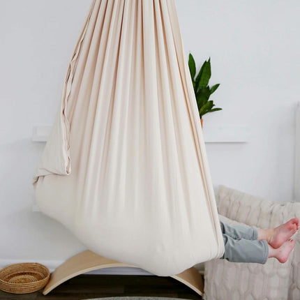 Calm Cocoon Hangmat Voor Kinderen | Sensorisch Ontwikkelingsspeelgoed | Therapeutisch Effect | Motorische Vaardigheden | Evenwicht & Focus | Ademend Katoenmateriaal | Verkrijgbaar in Maten S en M | Geruststellende Schommelervaring