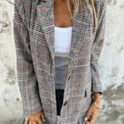 Danaya™ | Warme Dames Blazer Winter | Geruit Katoen Polyester | Getailleerd Klassiek Design | Ideaal Zakelijk en Casual | Maten S-4XL | Tijdloze Jas | Elegante Vrouwelijke Stijl | Perfect Winterkleding Thermisch