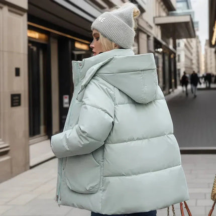 Dames Winterjack | Zwarte Donsjas | Winddicht & Waterdicht | Met Capuchon | Tijdloos Design | Warme Gevoerde Katoenen Jas | Perfect voor Winter 2023 | Urban-Amsterdam Collectie | Diverse Maten Beschikbaar