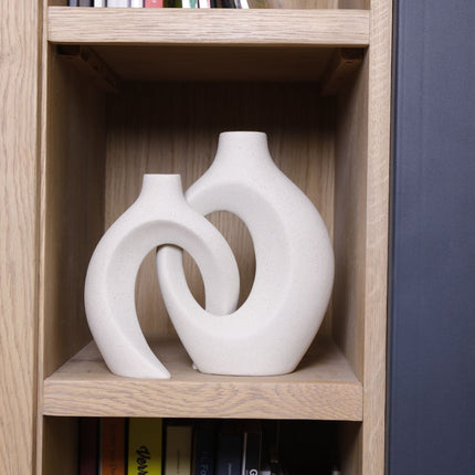 Gleora Keramische Bloemenvaas | Verweven Ontwerp | Duurzaam Materiaal | Elegant en Verfijnd | Ideaal voor Bloemstukken | Moderne Chique Interieur Decoratie | Stabiele Basis | Makkelijk Schoon te Maken | 26,5x20,8x21cm