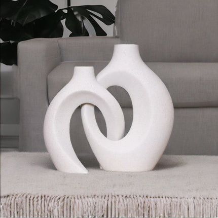 Gleora Keramische Bloemenvaas | Verweven Ontwerp | Duurzaam Materiaal | Elegant en Verfijnd | Ideaal voor Bloemstukken | Moderne Chique Interieur Decoratie | Stabiele Basis | Makkelijk Schoon te Maken | 26,5x20,8x21cm