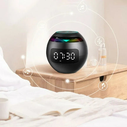 Bluetooth Wekker Speaker | Digitale Wekker | Kleurrijk LED Nachtlampje | 2200mAh Batterij | 5W Speaker | Beweegingsdetectie | TF-kaartsleuf | Bluetooth 5.0 | Dynamisch Licht | Radiofunctie | USB Oplaadkabel | MP3/WMA Ondersteuning | Wit/Zwart/Roze