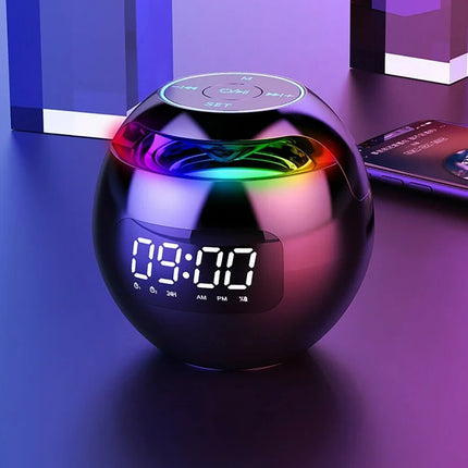 Bluetooth Wekker Speaker | Digitale Wekker | Kleurrijk LED Nachtlampje | 2200mAh Batterij | 5W Speaker | Beweegingsdetectie | TF-kaartsleuf | Bluetooth 5.0 | Dynamisch Licht | Radiofunctie | USB Oplaadkabel | MP3/WMA Ondersteuning | Wit/Zwart/Roze
