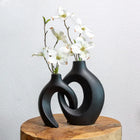 Gleora Keramische Bloemenvaas | Verweven Ontwerp | Duurzaam Materiaal | Elegant en Verfijnd | Ideaal voor Bloemstukken | Moderne Chique Interieur Decoratie | Stabiele Basis | Makkelijk Schoon te Maken | 26,5x20,8x21cm