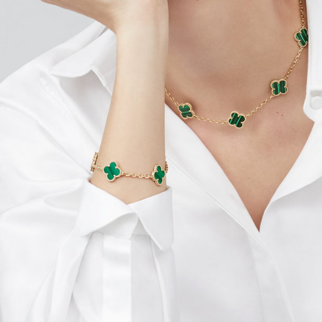 Groene Klaver Armband Smaragd | Gouden Accenten | Elegant Design | Mediterrane Stijl | Sieraad Dagelijks & Speciale Gelegenheden