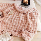 Hypoallergeen Fleece Deken | Scheurbestendig en Zacht | Polka Dots Ontwerp | Voor Bank, Bed, Kantoor | Alle Seizoenen | 100% Polyester