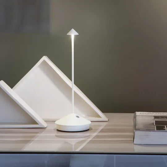 ZenLume LED Lamp | Draadloze Waterdichte Tafellamp | Dimfunctie & Touchbediening | Minimalistisch Design voor Binnen & Buiten | Sfeerverlichting met Lange Batterijduur | Elegante Verlichting voor Elke Ruimte