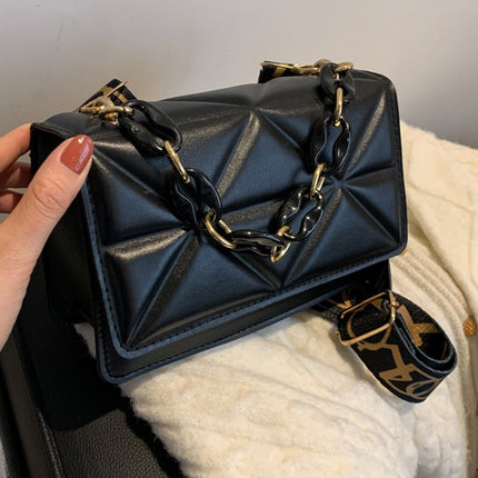 Savannah Dames Handtas Gewatteerd | Ketting Riem | Flap Klepsluiting | Crossbody Schoudertas | Verkrijgbaar in Vier Kleuren | Stijlvol Design | Veelzijdige Draagopties | Casual en Klassiek