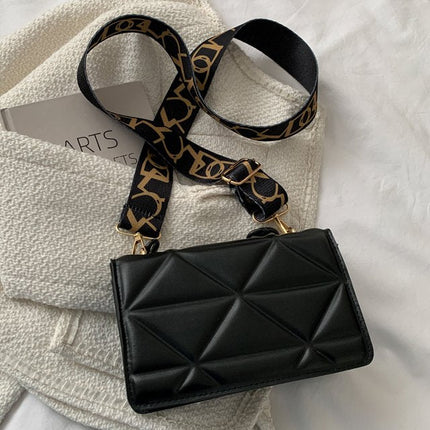 Savannah Dames Handtas Gewatteerd | Ketting Riem | Flap Klepsluiting | Crossbody Schoudertas | Verkrijgbaar in Vier Kleuren | Stijlvol Design | Veelzijdige Draagopties | Casual en Klassiek