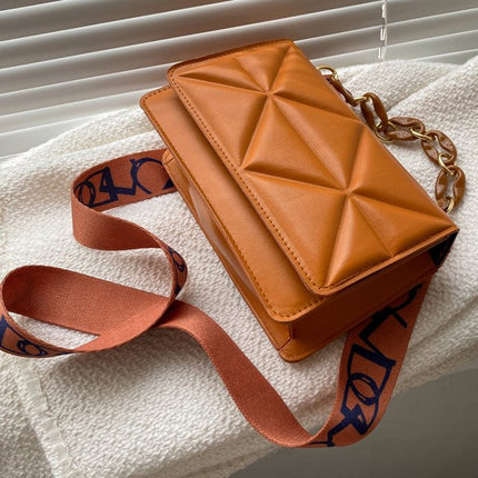 Savannah Dames Handtas Gewatteerd | Ketting Riem | Flap Klepsluiting | Crossbody Schoudertas | Verkrijgbaar in Vier Kleuren | Stijlvol Design | Veelzijdige Draagopties | Casual en Klassiek