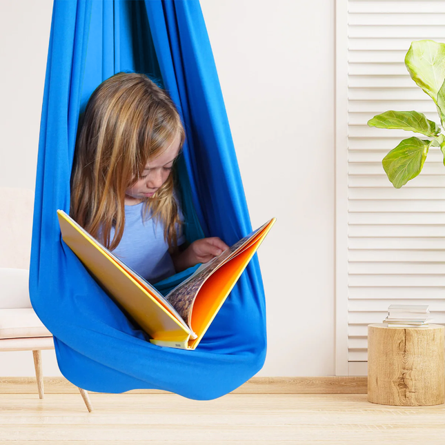 Calm Cocoon Hangmat Voor Kinderen | Sensorisch Ontwikkelingsspeelgoed | Therapeutisch Effect | Motorische Vaardigheden | Evenwicht & Focus | Ademend Katoenmateriaal | Verkrijgbaar in Maten S en M | Geruststellende Schommelervaring