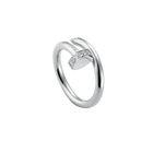 Soho Ring | Unieke Spijker Vorm | Modieuze Sieraden | Goud | Roségoud | Zilver | Ruwe Kracht & Luxe | Subtiele Sprankelende Steentjes | Industriële Elegantie | Eigentijdse Twist | Dagelijks & Speciale Gelegenheden