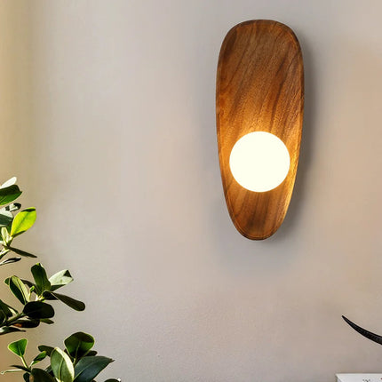 Acaciahout Wandlamp Camille | Natuurlijke Materialen | Sfeervol Licht | Tijdloos Design | Opaalglazen Kap | Woonkamer Slaapkamer Verlichting | 20x25cm | Direct Bedraad | LED Gloeilamp Geschikt | Harmonieuze Ambiance