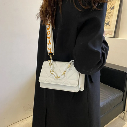 Savannah Dames Handtas Gewatteerd | Ketting Riem | Flap Klepsluiting | Crossbody Schoudertas | Verkrijgbaar in Vier Kleuren | Stijlvol Design | Veelzijdige Draagopties | Casual en Klassiek